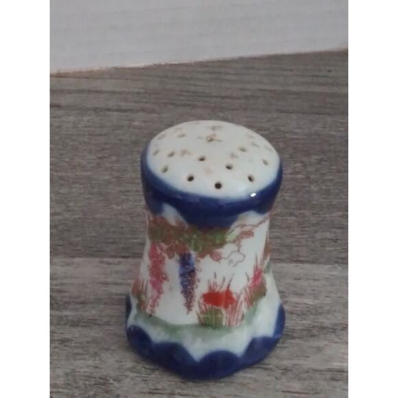 Geisha Girls in Garden Salt Shaker 2 3/8" - Picture 3 of 5